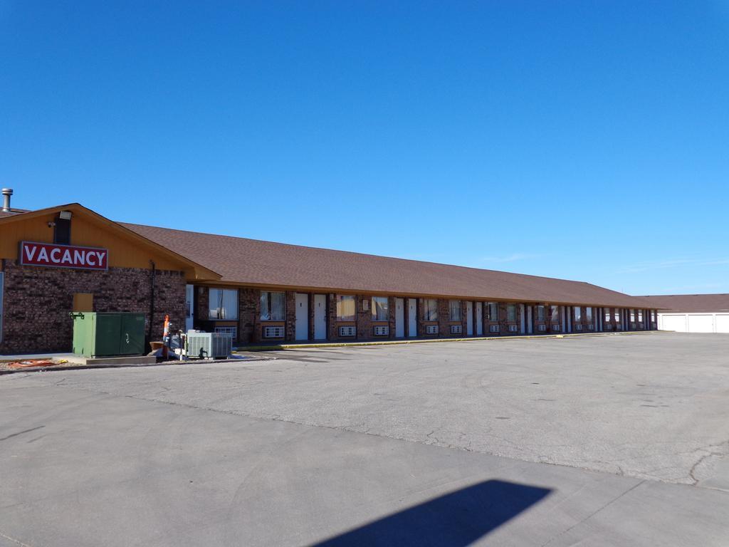 National 9 Inn Garden City Extérieur photo